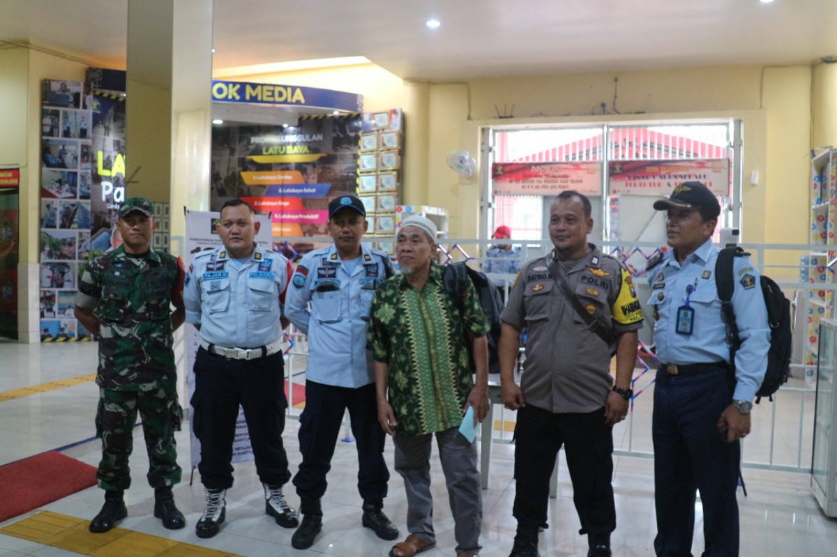 Slamet Rudhu, napiter terorisme kelompok JAD saat dinyatakan bebas bersyarat dari Lapas Klas I Surabaya (Foto: Humas Kemenkumham Jatim)