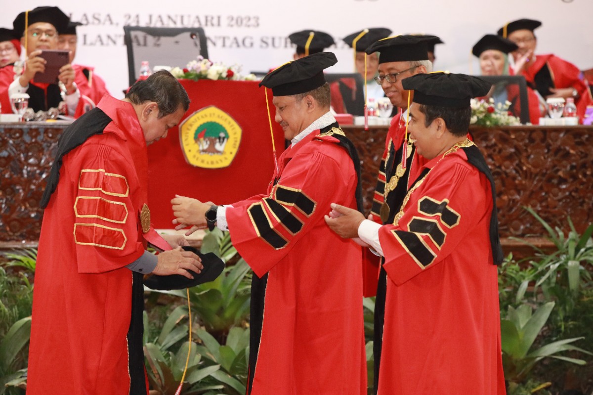 Mengenal Prof Slamet Suhartono, Guru Besar ke-19 Untag Surabaya