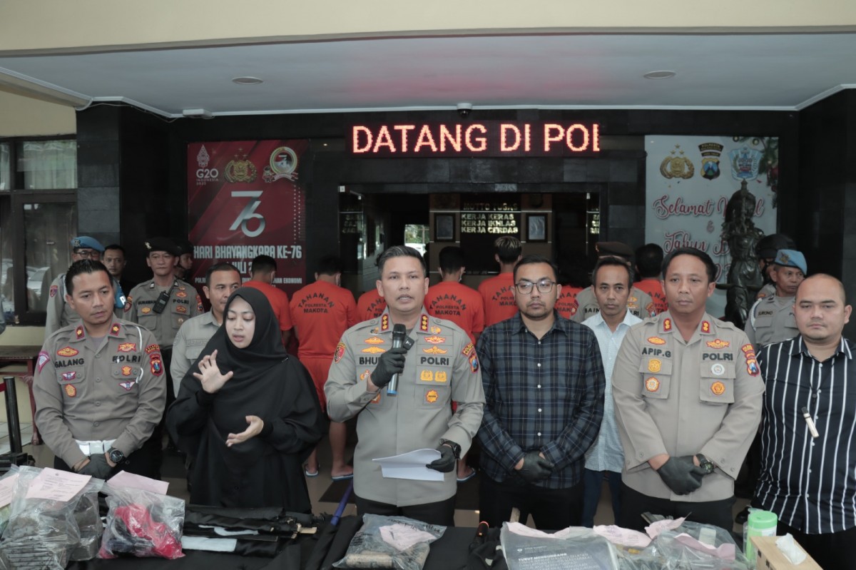 Rilis ungkap kasus pengeroyokan dan perusakan di Kantor Arema FC (Foto: Polresta Malang Kota)