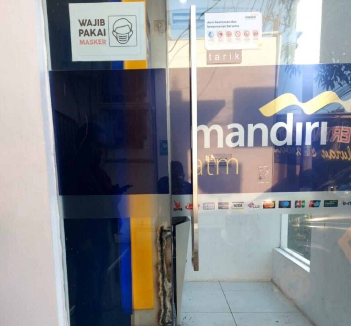 Ruang ATM Bank Mandiri yang dibobol pria asal Pakis Kabupaten Malang. (foto: Humas Polres Malang for jatimnow.com)