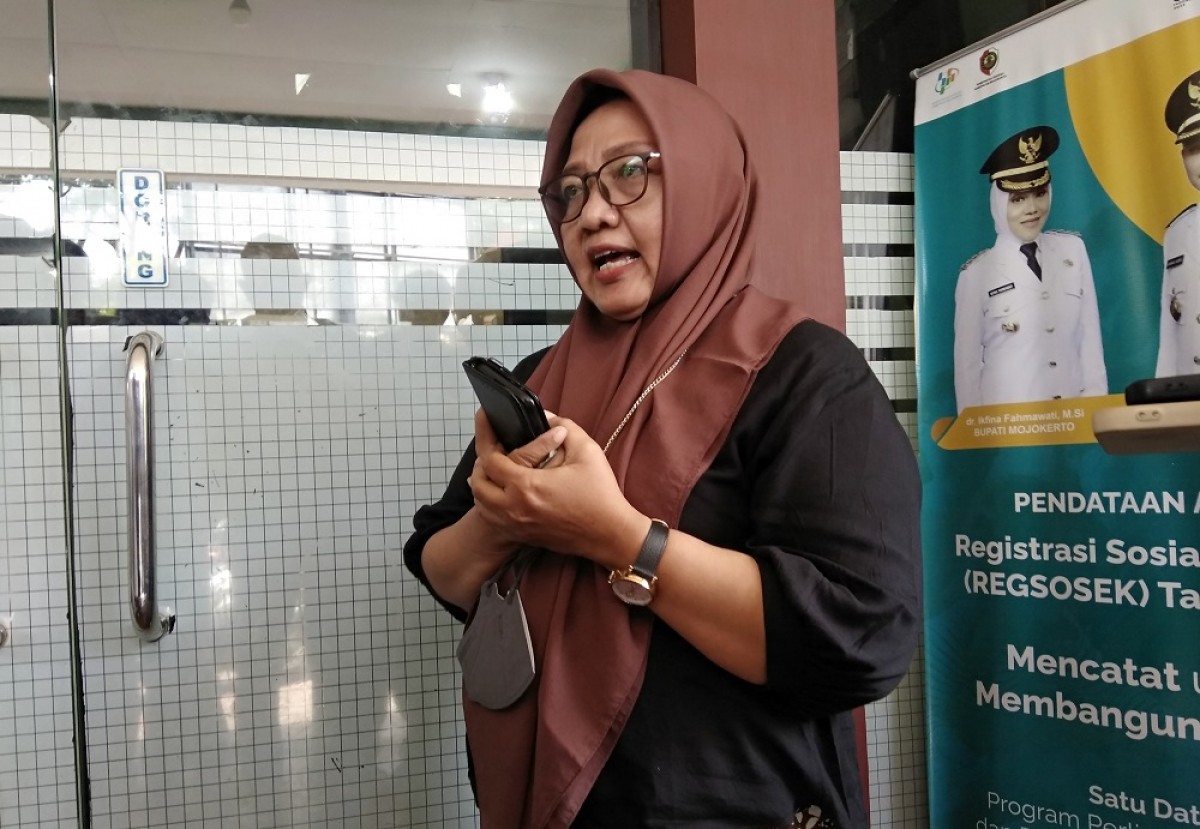 Sekretaris P2TP2A Kabupaten Mojokerto Ani Widiastuti. (Foto: Achmad Supriyadi/jatimnow.com)