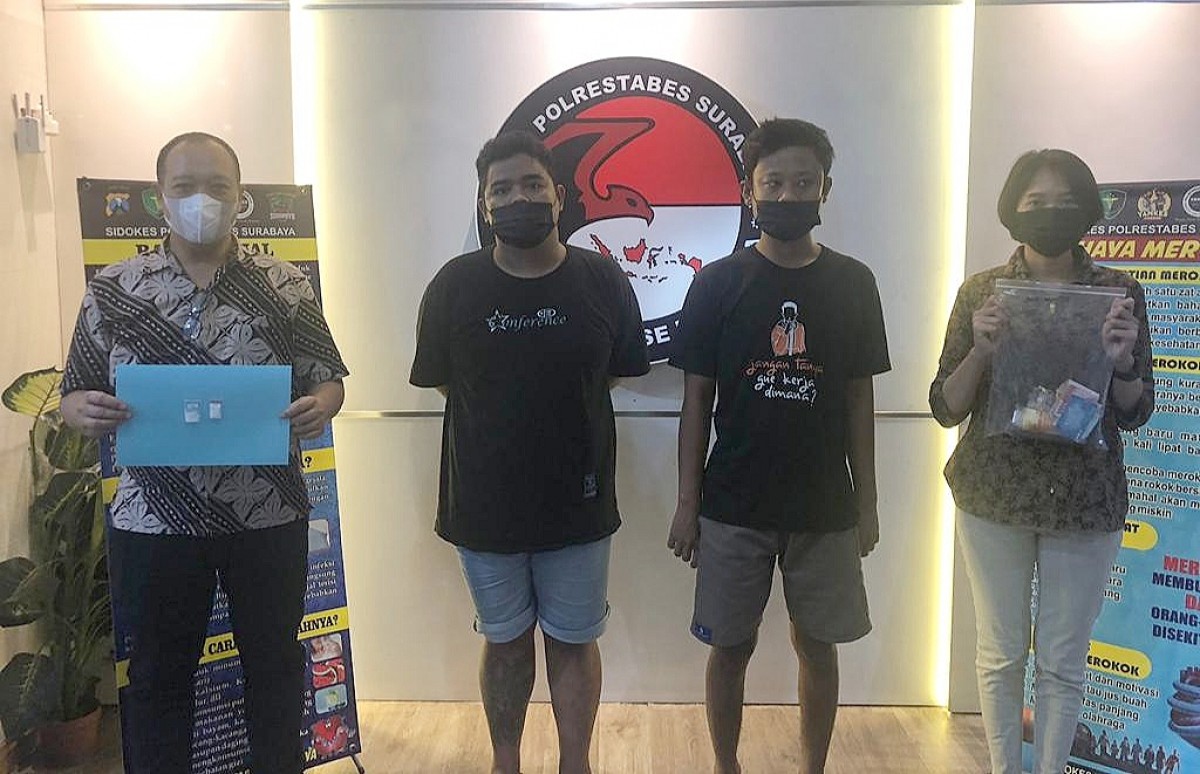Persekongkolan Dua Pemuda di Surabaya Edarkan Sabu dengan Sistem Kredit