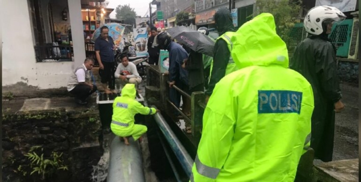 Pencarian Nafisatul Ula. (Foto: Polsek Singosari for jatimnow.com)