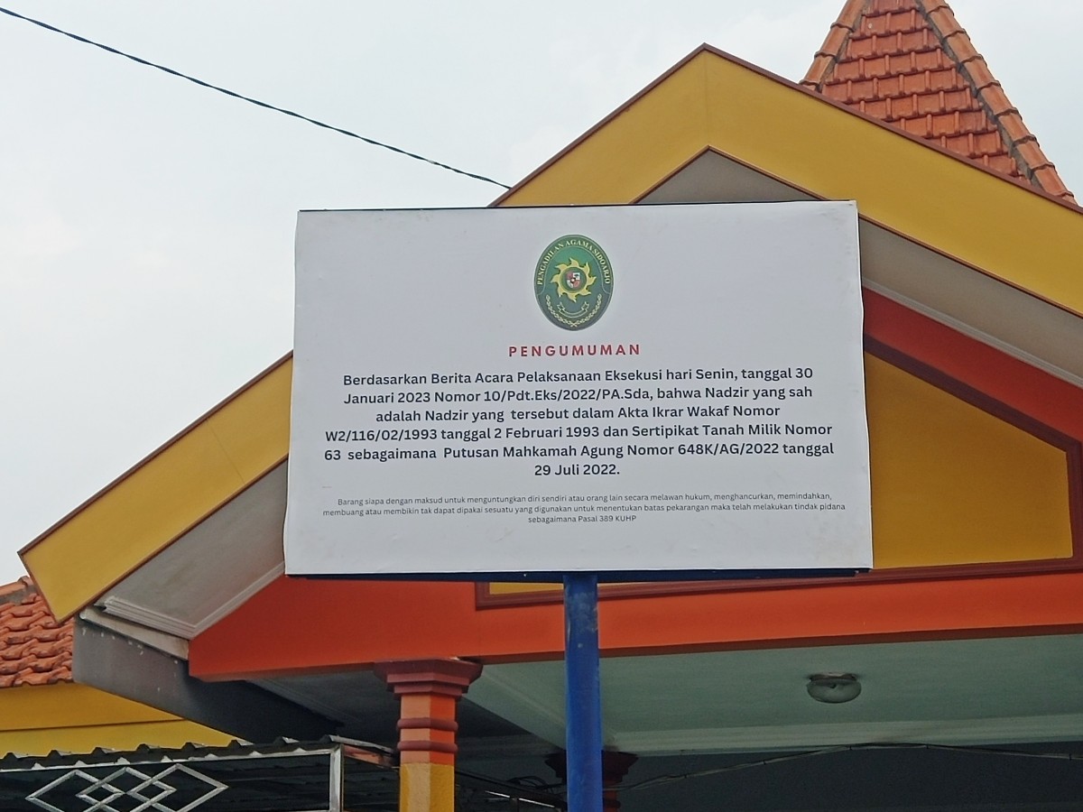 Plakat pengumuman yang terpasang (Foto: Zainul Fajar/jatimnow.com)