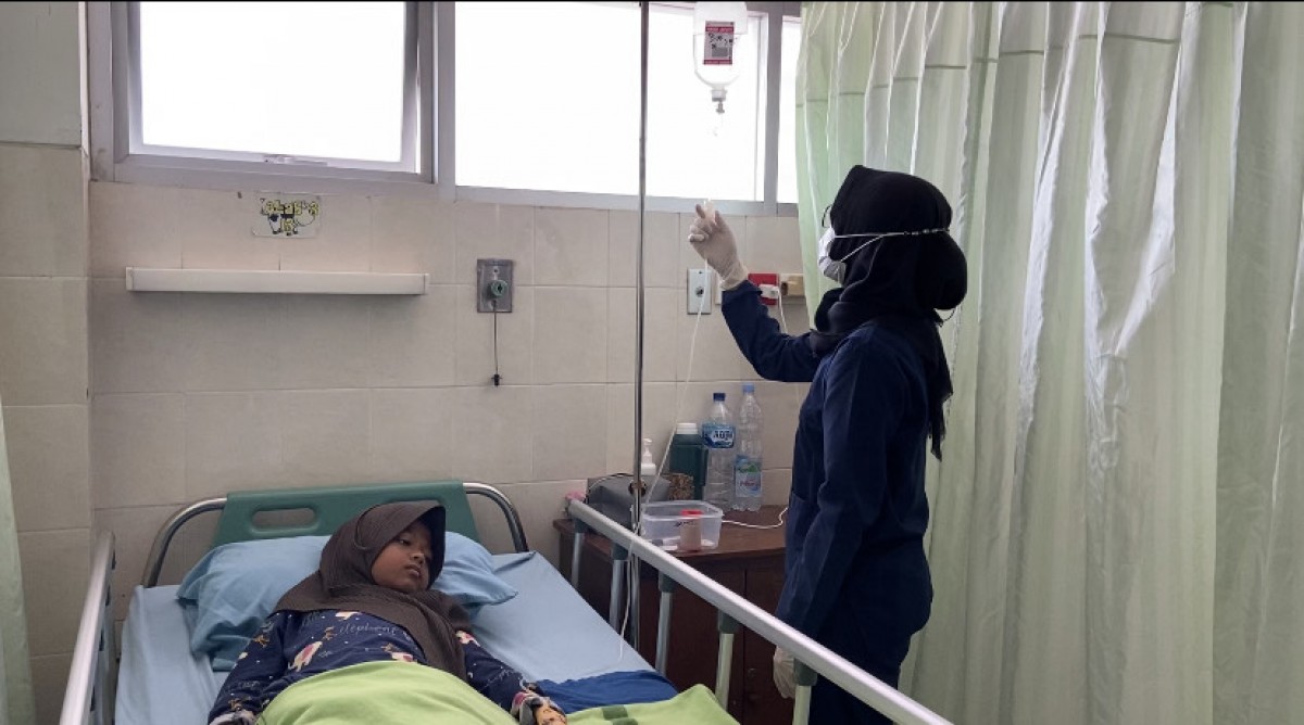 Pasien DBD di RSUD dr Harjono. (Foto: Ahmad Fauzani/jatimnow.com)