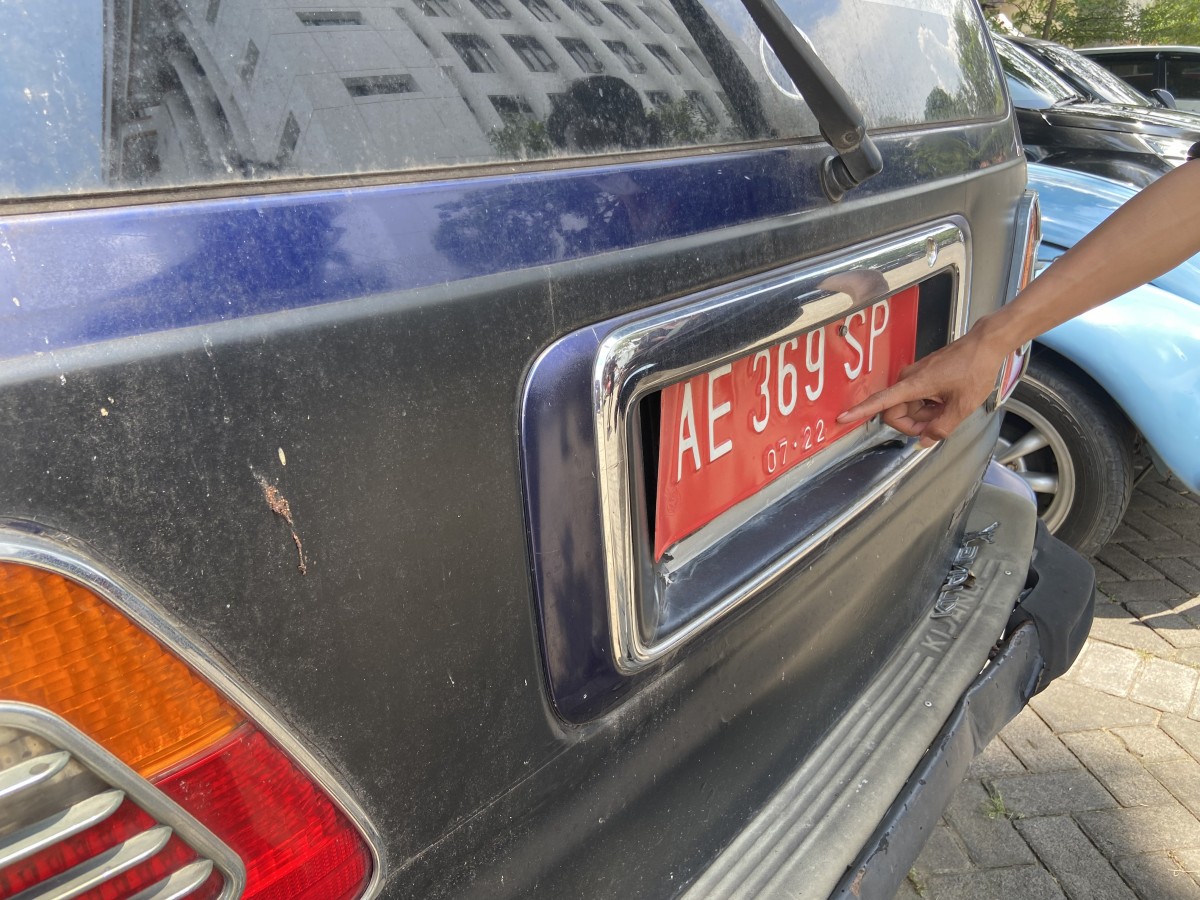 Salah satu kendaraan pelat merah di Ponorogo yang mati pajak (Foto: Ahmad Fauzani/jatimnow.com)