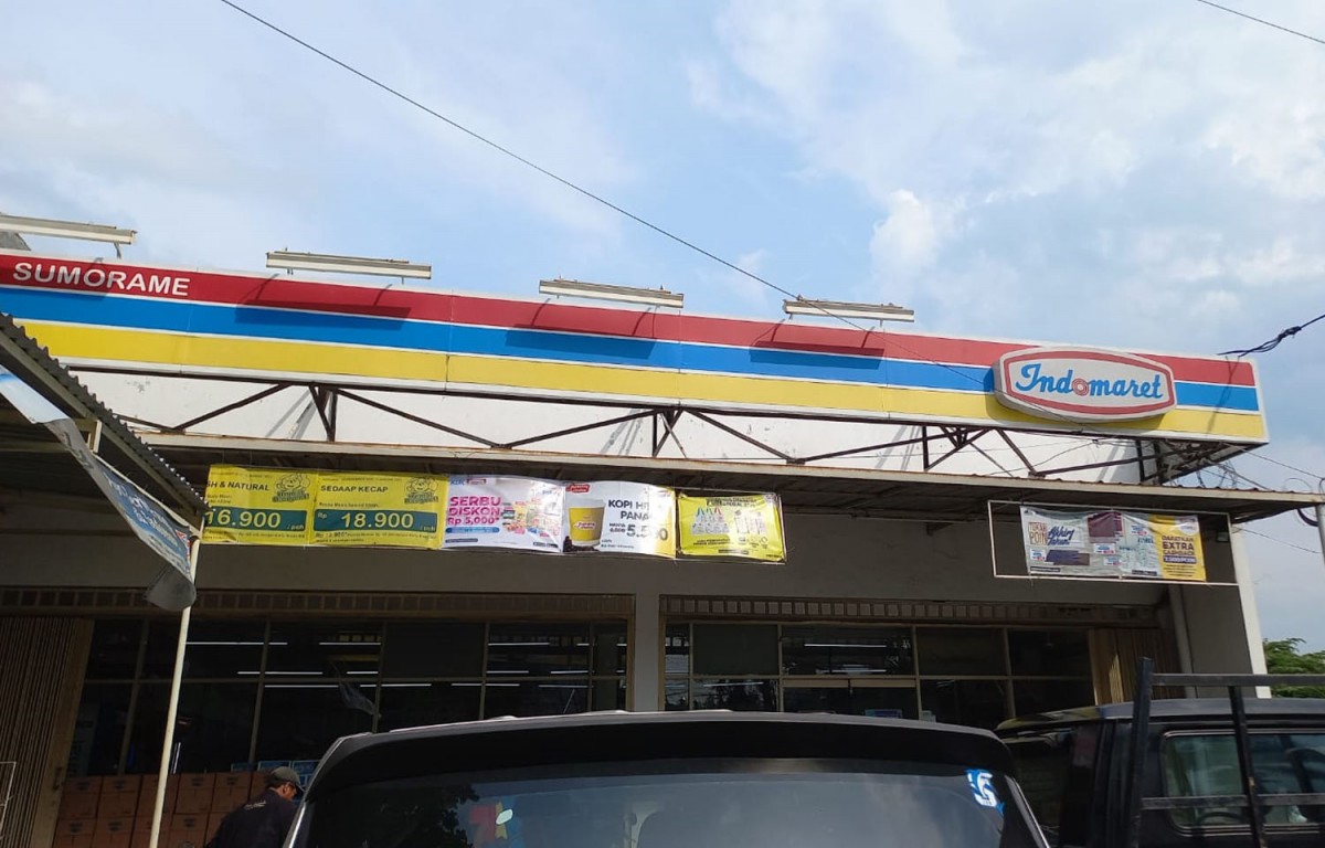 Indomaret di Jalan Raya Sumorame, Candi, Sidoarjo yang disatroni perampok (Foto: Zainul Fajar/jatimnow.com)