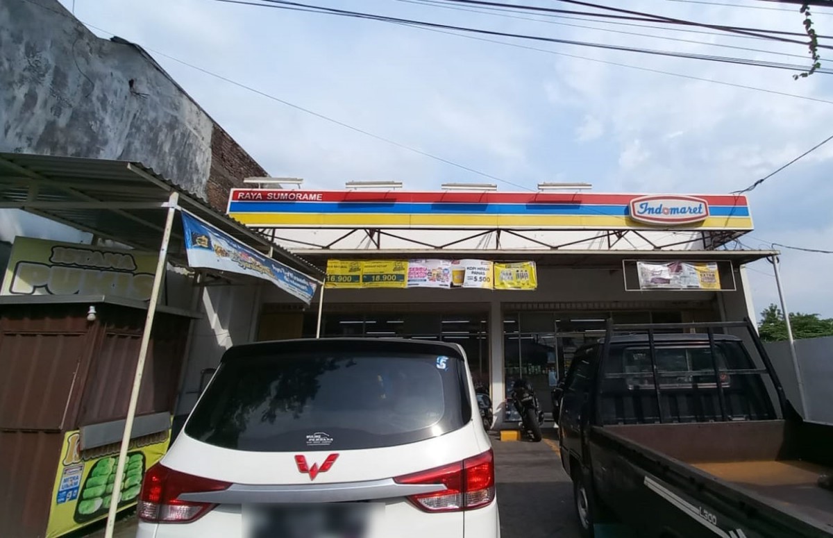 Indomaret di Jalan Raya Sumorame, Candi, Sidoarjo yang disatroni perampok (Foto: Zainul Fajar/jatimnow.com)