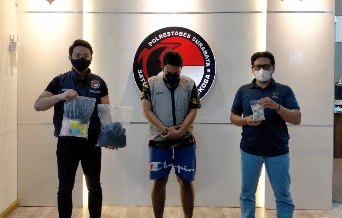 Jaringan pengedar pil ekstasi antar kota di Jatim diamankan (Foto: Satresnarkoba Polrestabes Surabaya)
