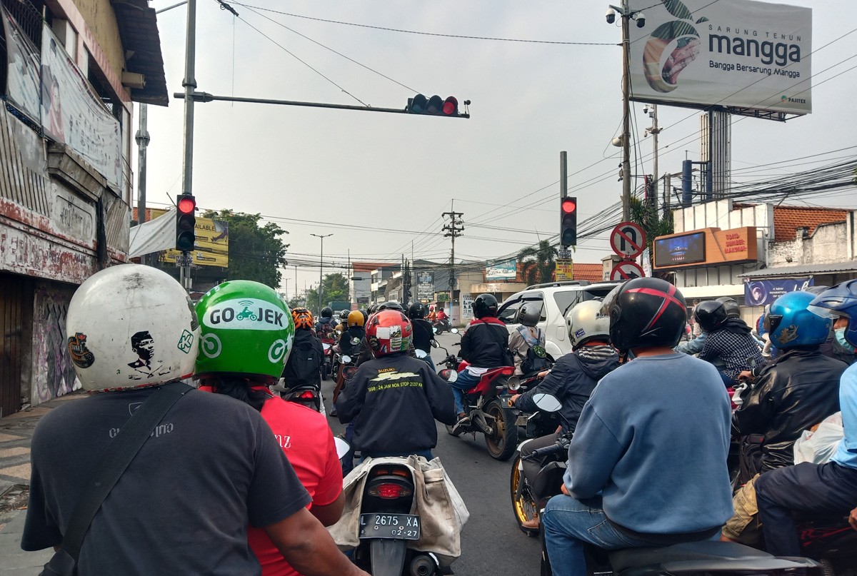 Salah satu titik kemacetan di Sidoarjo yang bisa meningkatkan stress. (foto: Zainul Fajar/jatimnow.com)