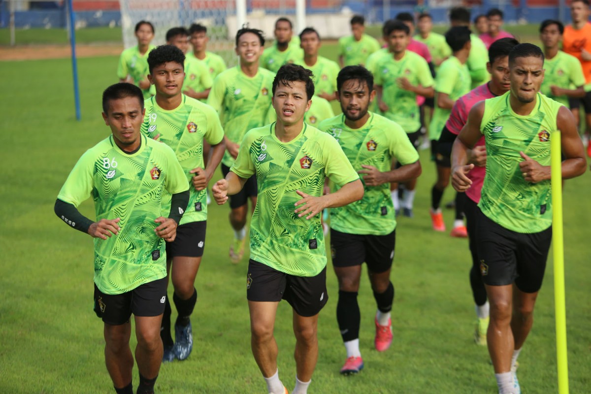 Duduk Perkara Penundaan Laga Persik Kediri Vs Persita Tangerang