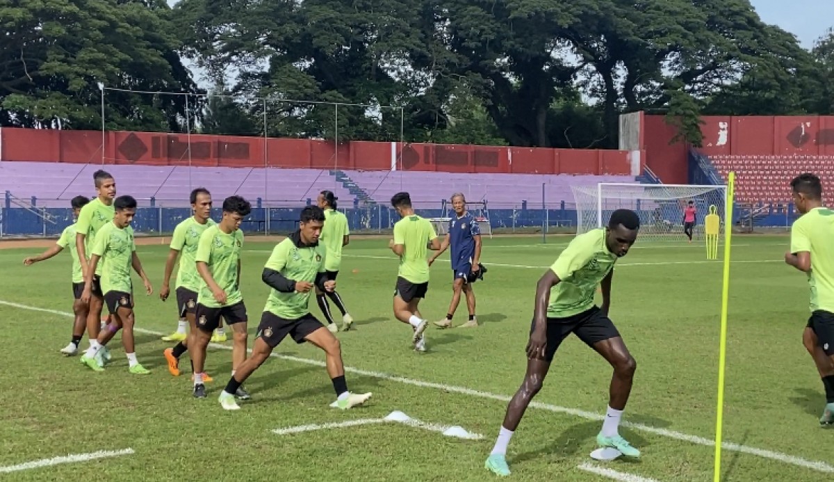 Latihan terakhir Persik Kediri di Stadion Brawijaya jelang bentrok melawan Madura United. (Foto : Yanuar Dedy/jatimnow.com)