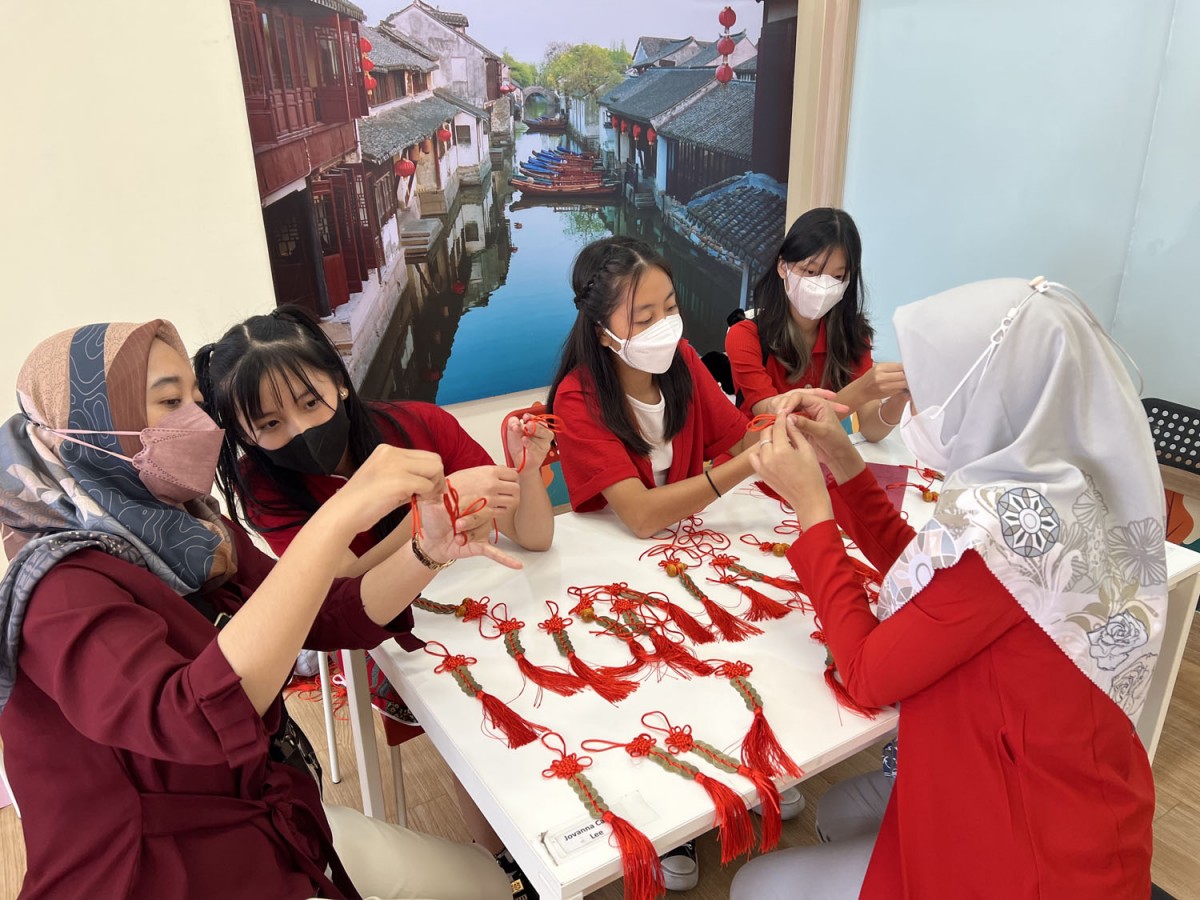 Sampoerna Academy saat kembangkan kecerdasan budaya dan bahasa lewat steam kepada murid (Foto: Zain Ahmad/jatimnow.com)