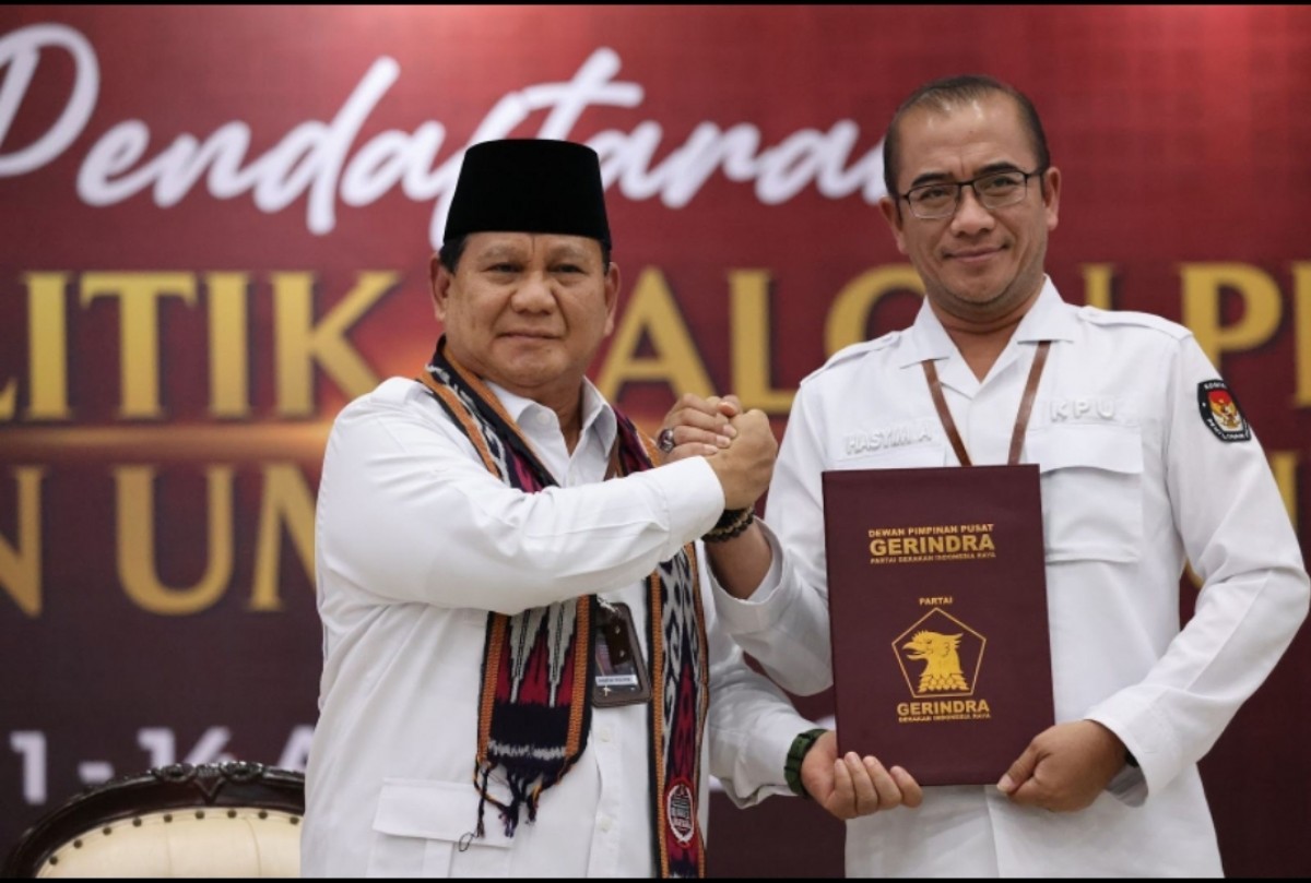 Prabowo Subianto saat mendaftarkan partainya ke KPU RI (dok jatimnow.com)