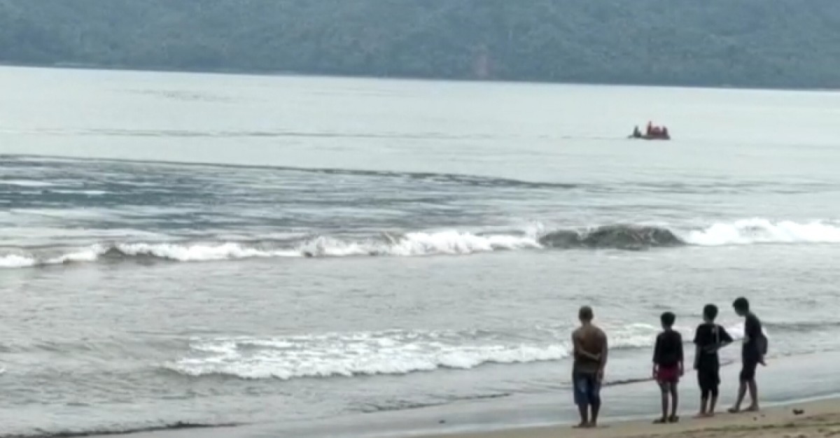 Pencarian korban hilang di Pantai Prigi. (Foto: dok. jatimnow.com)