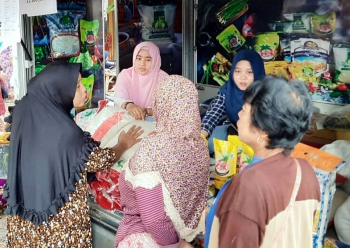 Operasi pasar di Pasar Anom Baru, Sumenep (Foto: Abdul for jatimnow.com)