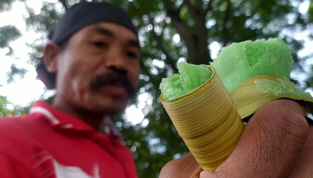 Kue clorot yang wajib ada saat tradisi clorotan diadakan jelang musim tanam padi di Desa/Kecamatan Bareng, Jombang. (foto: ELok Aprianto/jatimnow.com)
