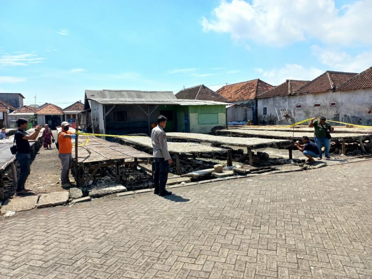 Bom Bondet Meledak di Gudang Ikan Asin, 2 Warga Pasuruan Luka-luka