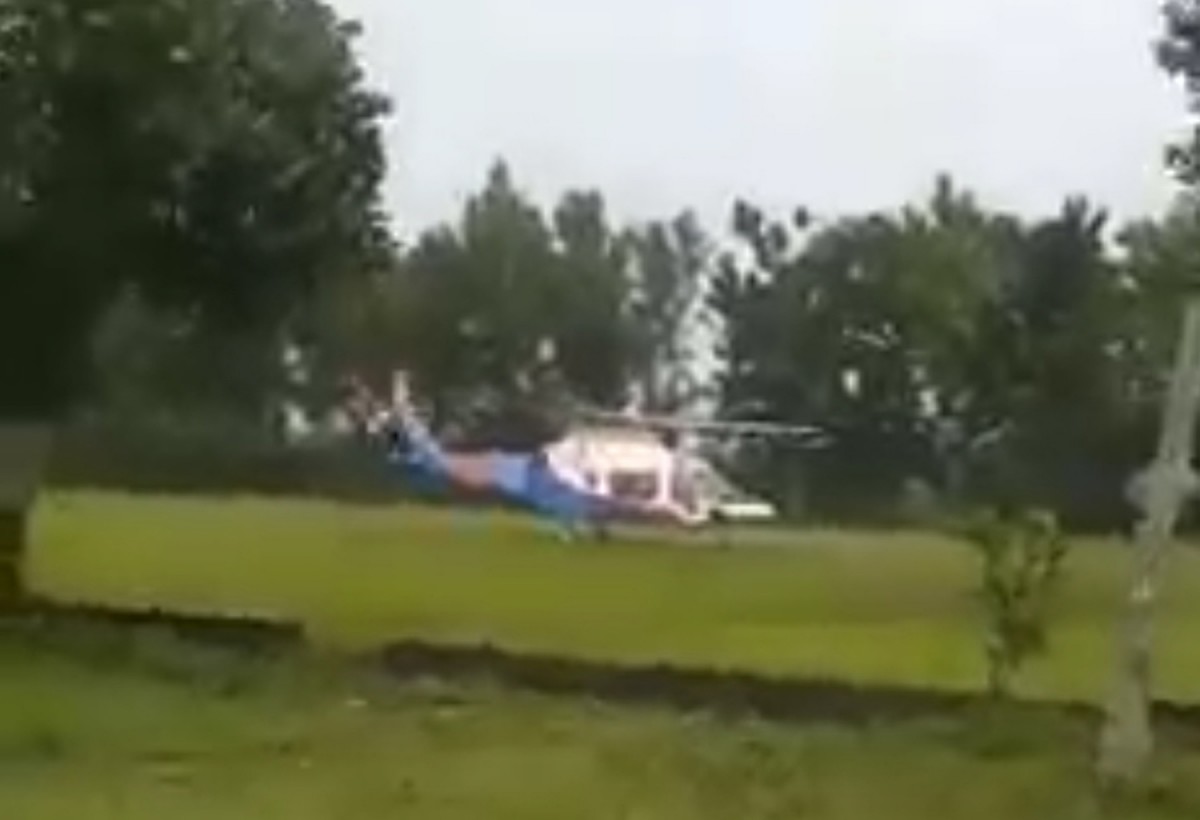 Helikopter Ditumpangi Kapolda Jatim Mendarat Darurat di Rejotangan, Tulungagung