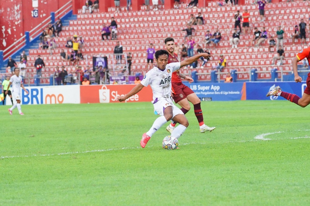M Khanafi dalam laga Persik melawan RANS Nusantara FC. (Foto : Persik Kediri/jatimnow.com)