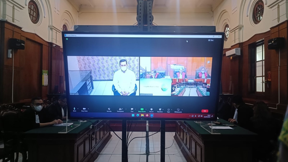 Salah satu sidang di PN Surabaya yang digelar secara daring atau online (Foto: Dok jatimnow.com)