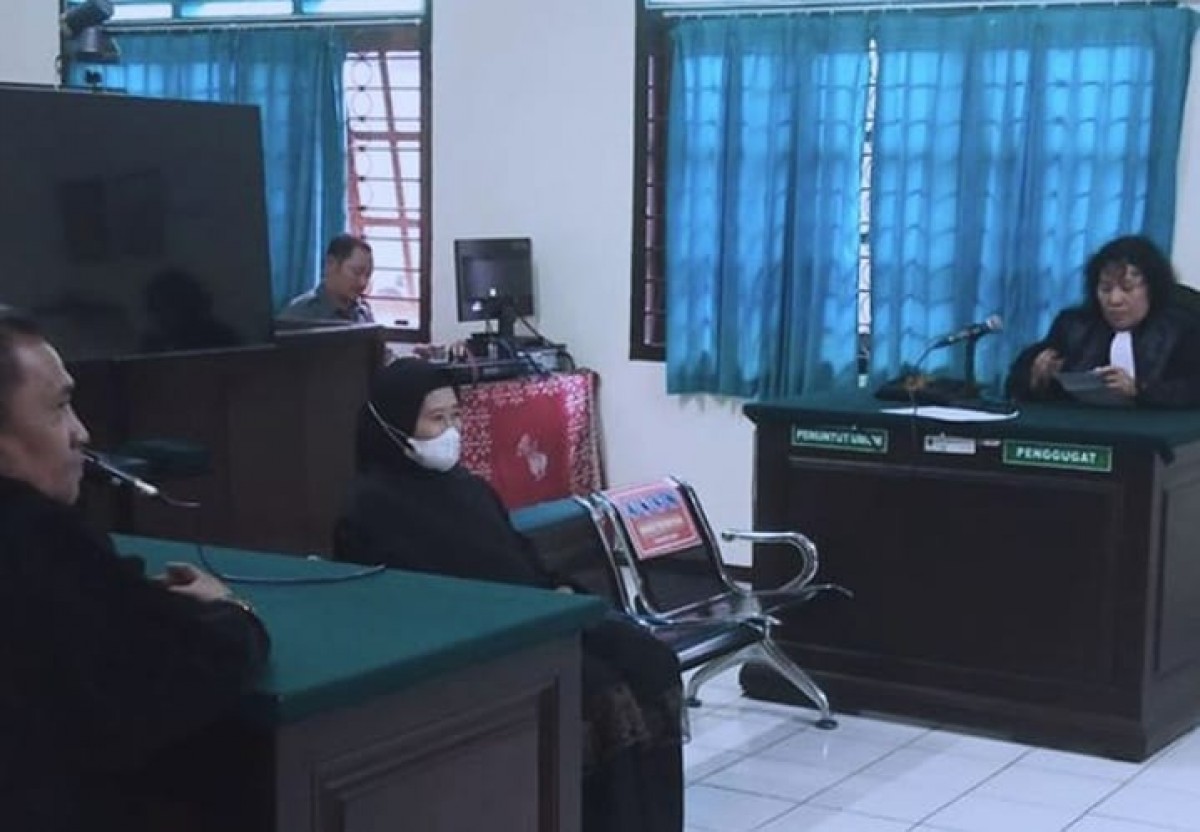 Suasana sidang putusan penipuan alkes dengan terdakwa seorang dokter (Foto: Dok. Kejari Tulungagung)