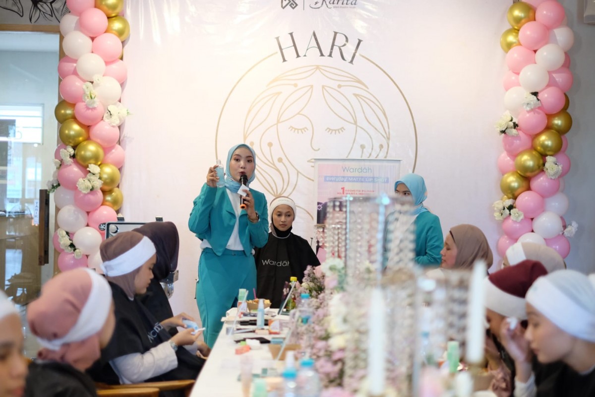 Tren fashion dan make up 2023 (Foto: Rozza for jatimnow.com)