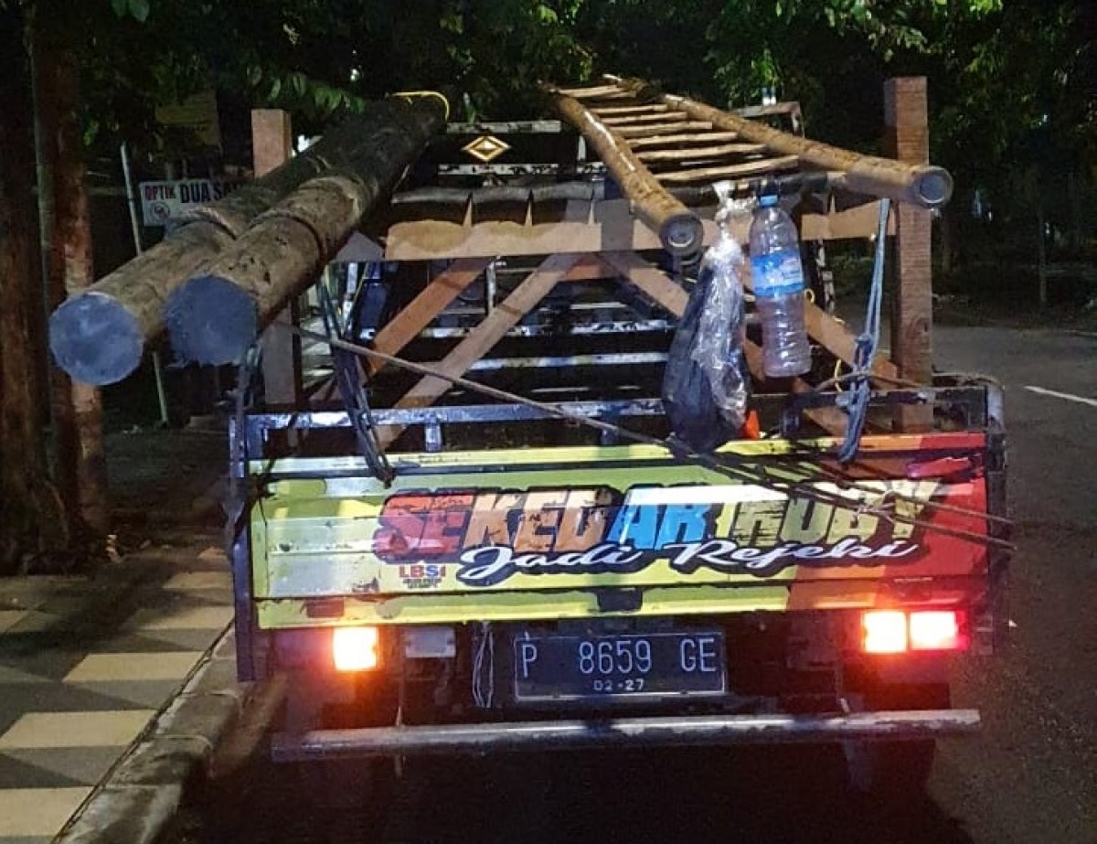 3 Pemuda Lumajang Curi Tiang Kabel Internet di Surabaya, Hasilnya untuk Karaoke