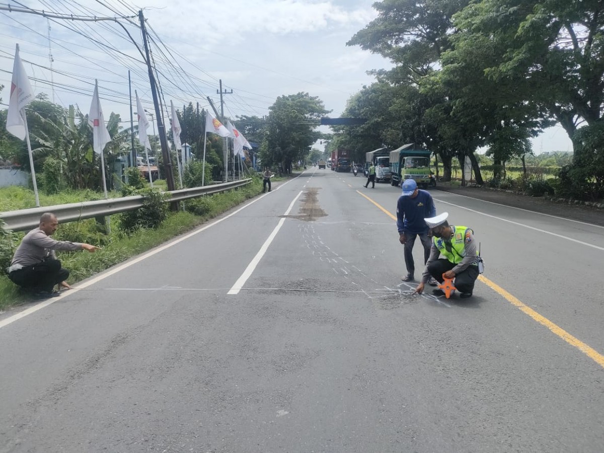 Lokasi kecelakaan emak-emak terlindas truk di Beji. (Foto: Kanit Gakkum)