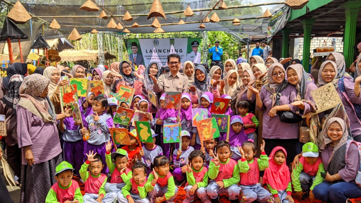 Nur Aziz dan Terwujudnya Desa Wisata Edukasi Ayaman Bambu di Tuban