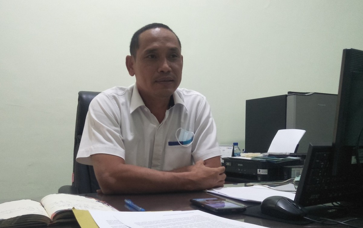 Pimpinan Cabang Bulog Bojonegoro Sugeng Hardono saat memberikan keterangan. (Foto: Misbahul Munir/jatimnow.com)