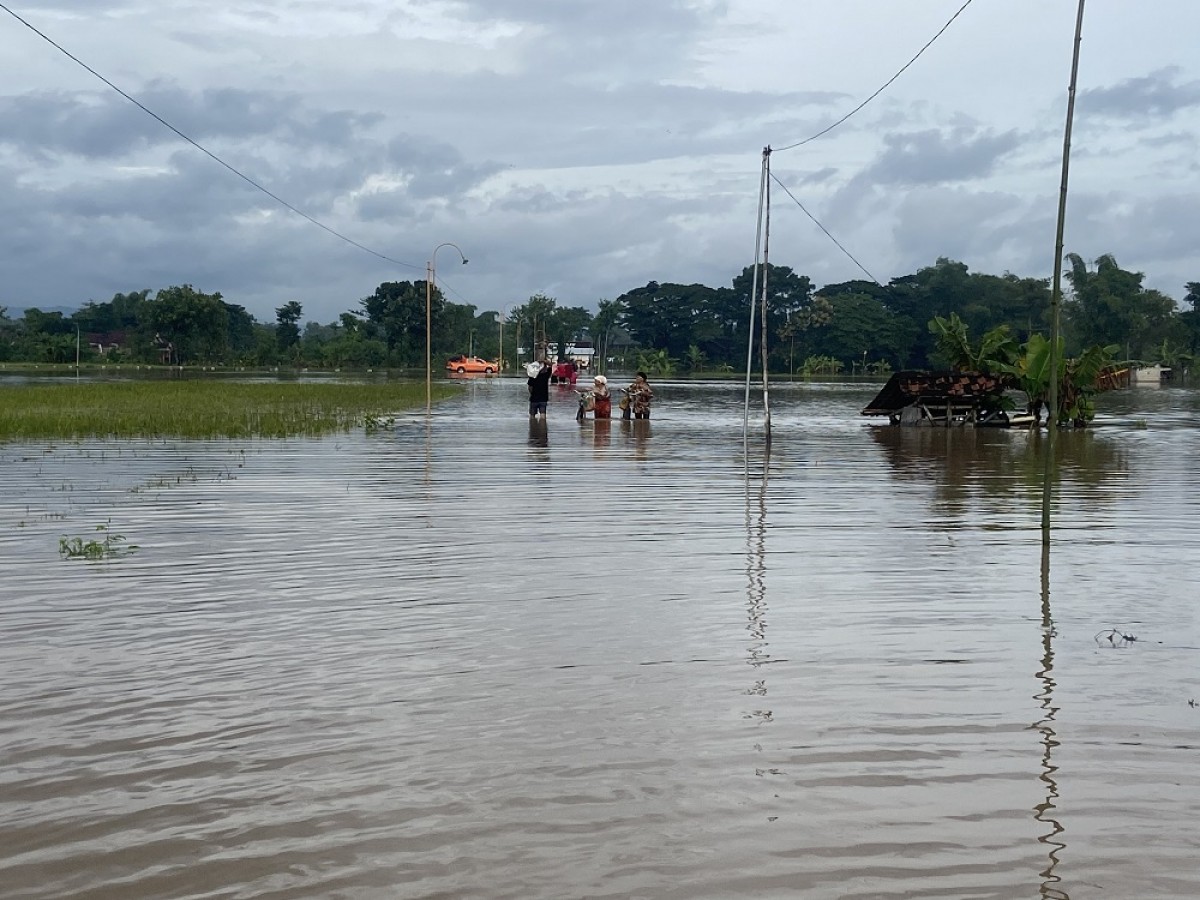 Banjir di lingkungan Prayungan, Kelurahan Paju, Kecamatan Ponorogo. (Foto: Ahmad Fauzani/jatimnow.com)