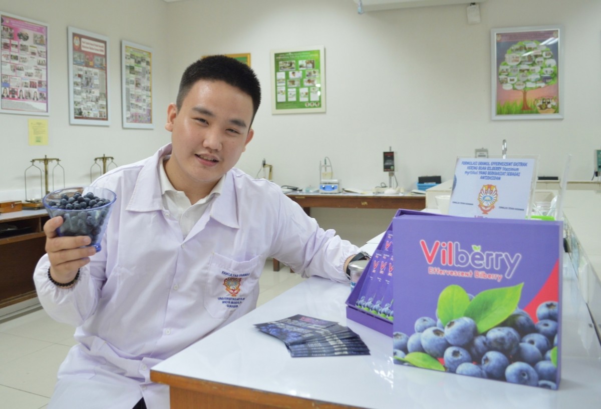 Minuman Kesehatan Vilberry Ciptaan Mahasiswa UKWMS Cocok Pelihara Kesehatan Mata