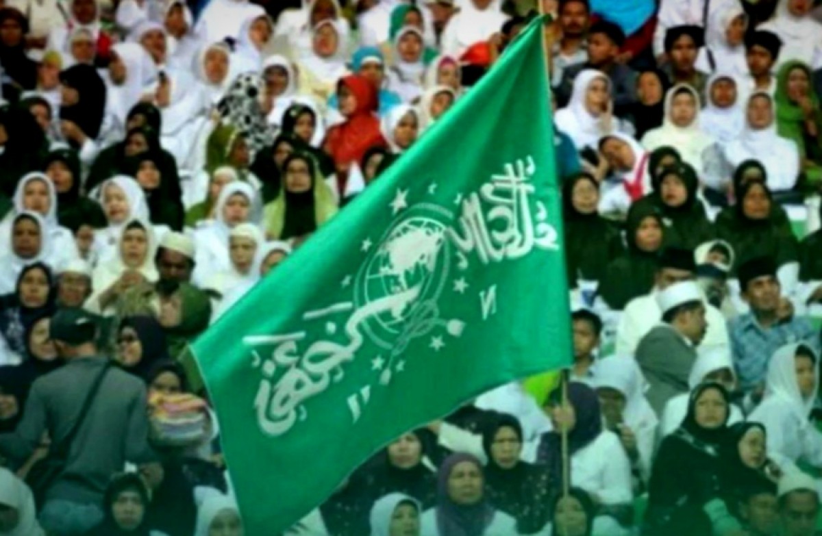 Puluhan Ribu Warga Nahdliyin Gresik Turut Meriahkan Perayaan 1 Abad NU