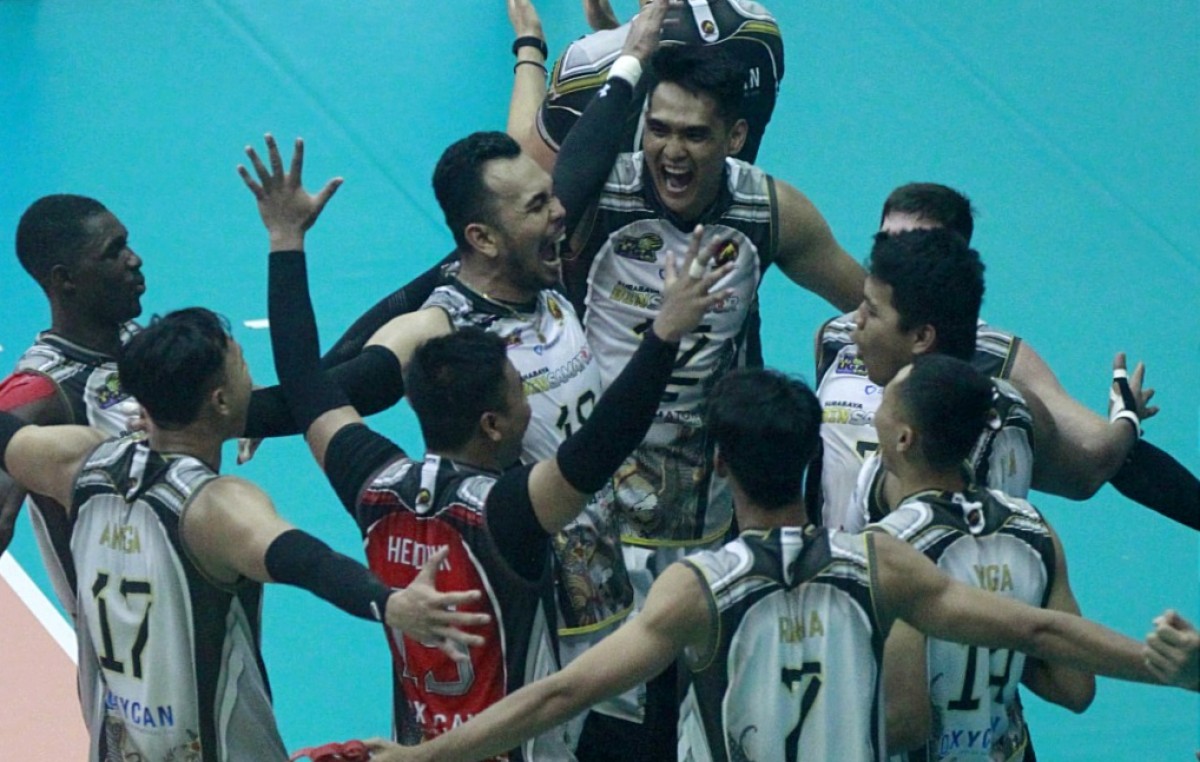 Skuat Surabaya BIN Samator saat melawan Kudus Sukun Badak (Foto: Media officer Proliga)