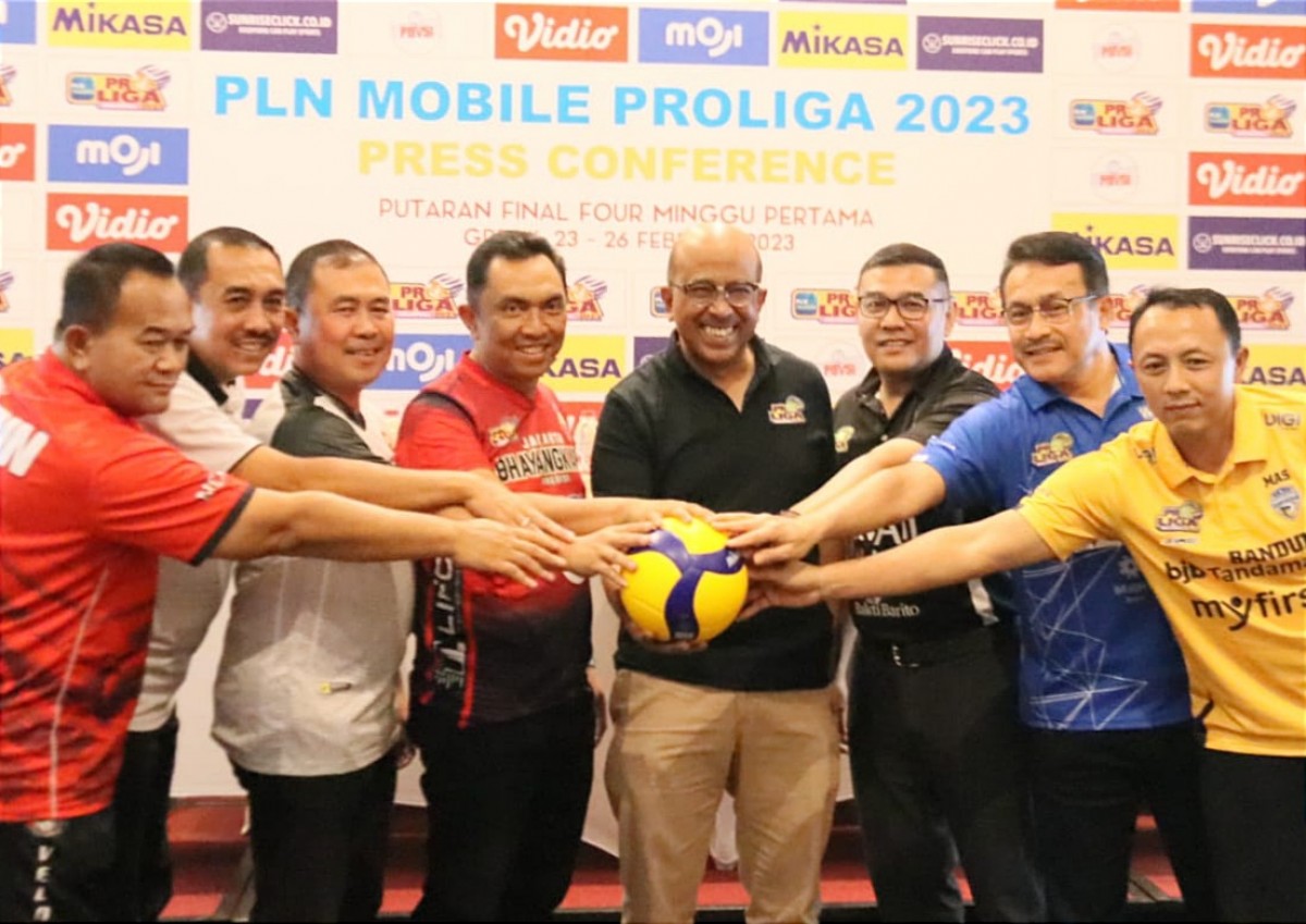 Manajer tim voli yang lolos babak final four Proliga. (Foto: Sahlul Fahmi/jatimnow.com)