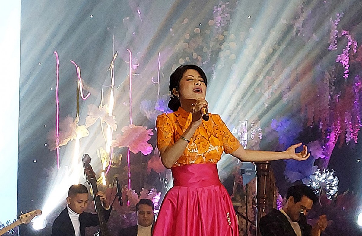 Ekey mengaku emosional membawakan sigle terbarunya yang berjudul Hilang Arah. (foto:Ni'am Kurniawan/jatimnow.com)