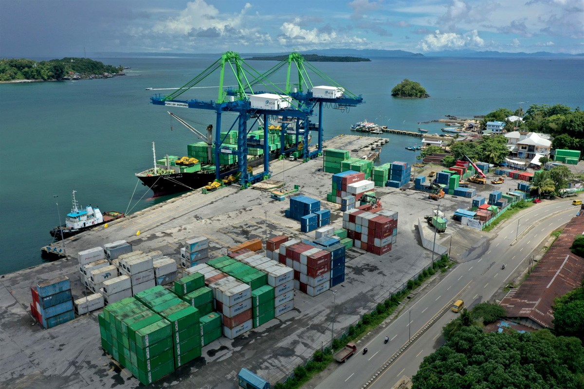 Pelindo Dorong TPK Sorong Pusat Aktivitas Peti Kemas di Indonesia Timur