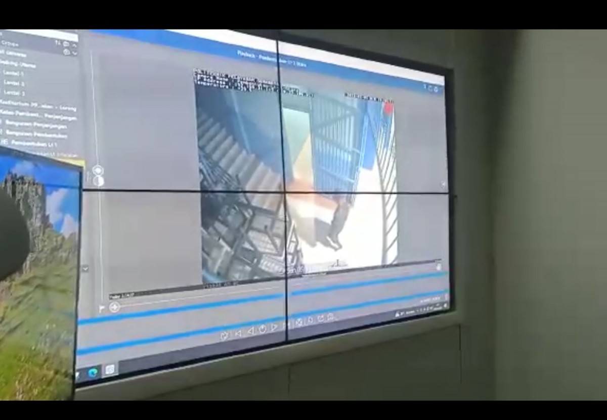 Tangkapan layar CCTV memperlihatkan suasana TKP