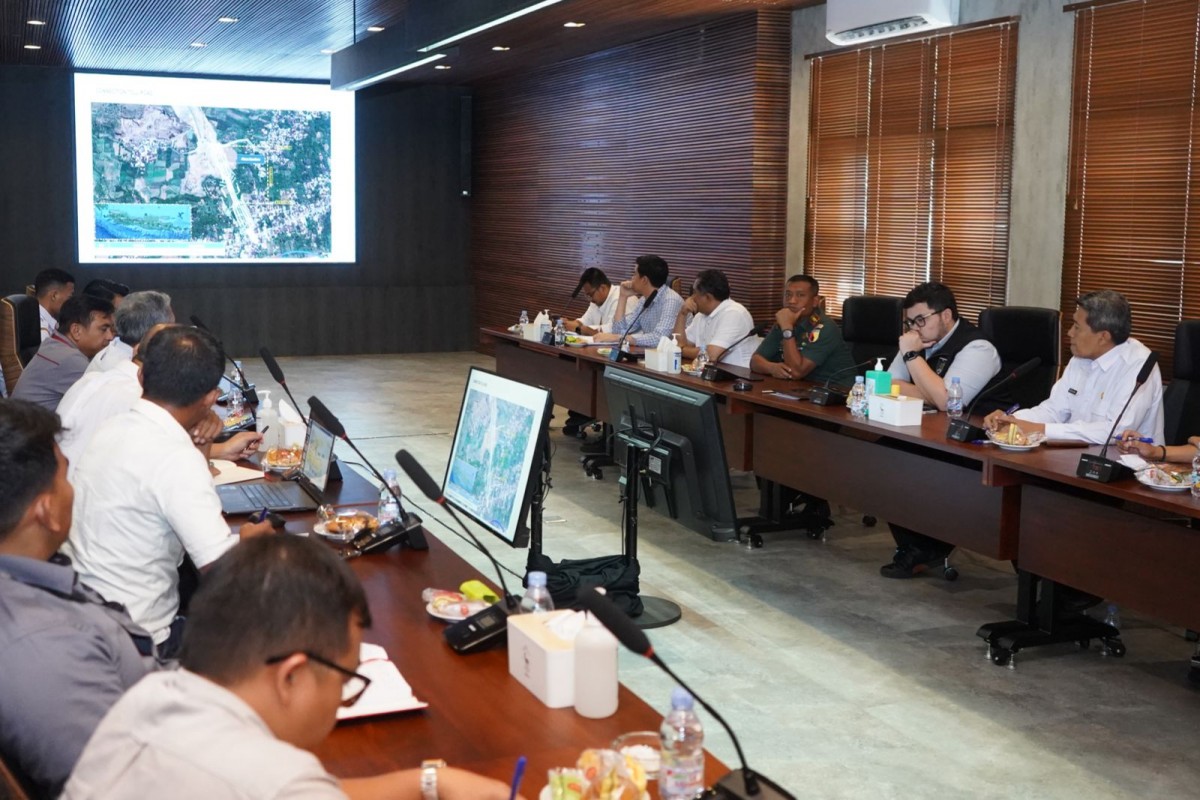 Pertemuan Pemkab Kediri bersama PT Surya Dhoho Investama (SDHI) dan PT Surya Kertaagung Toll. (Foto : Humas Pemkab for jatimnow.com)