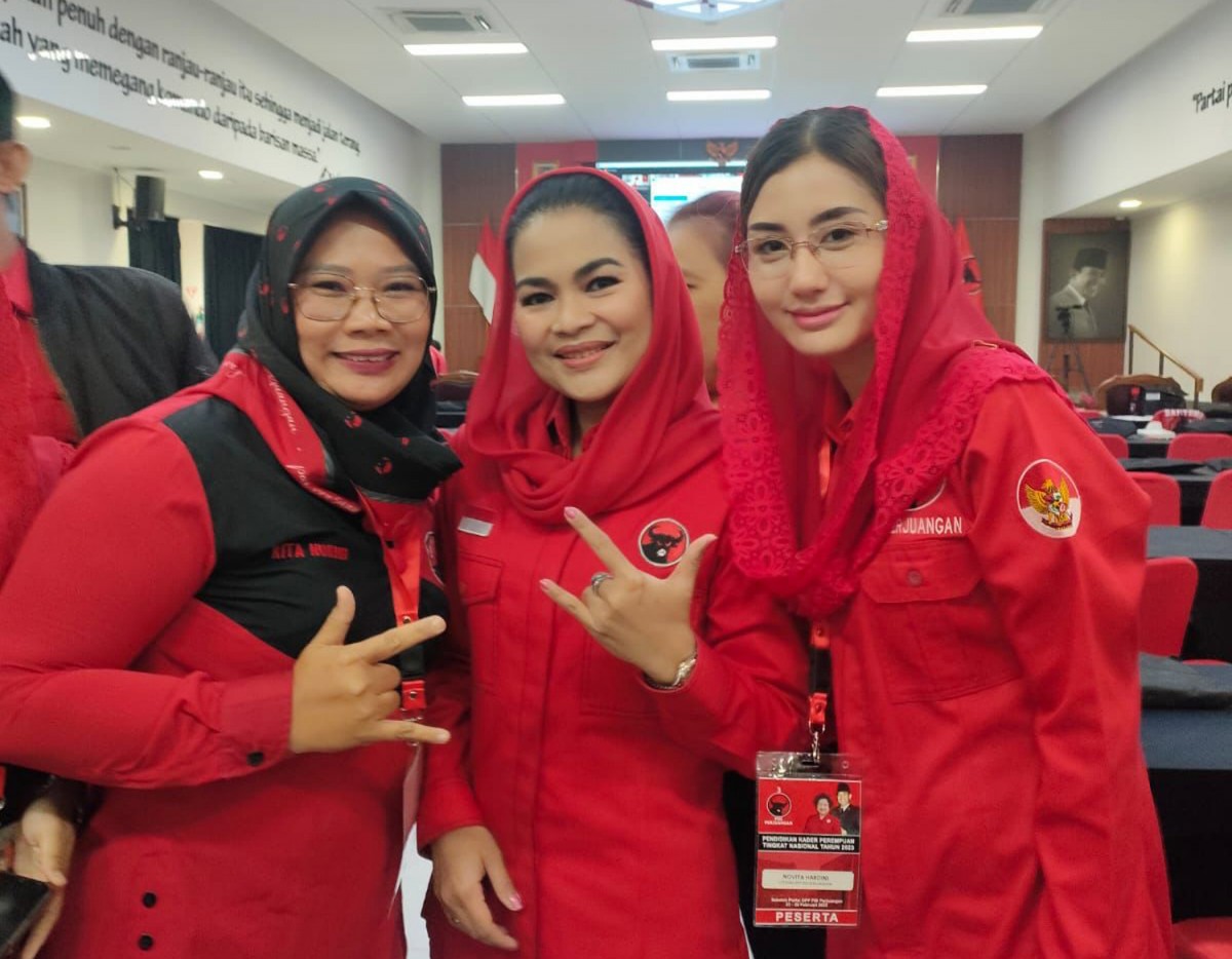 Novita Hardini (kanan) saat mengikuti Pendidikan Kader Perempuan Nasional di sekolah Partai DPP PDIP Lenteng Agung, Jakarta Selatan (Foto-foto: Dok. Novita Hardini)