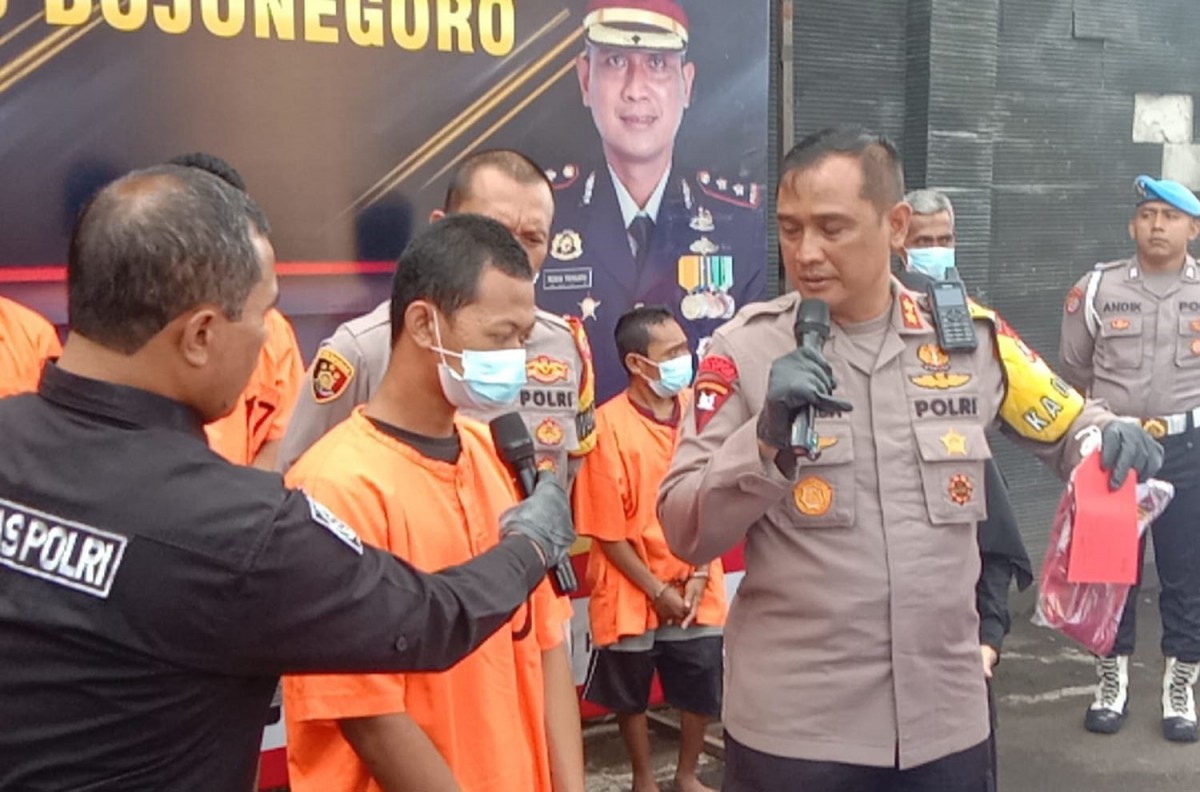 Pelajar yang sodomi terhadap temannya diamankan di Mapolres Bojonegoro (Foto: Misbahul Munir/jatimnow.com)