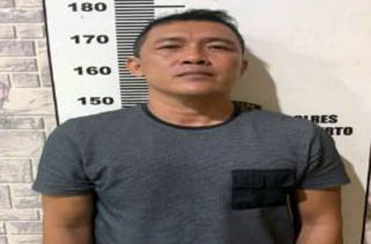 Polisi gadungan diamankan Satreskrim Polres Mojokerto Kota (Foto: Nor for jatimnow.com)