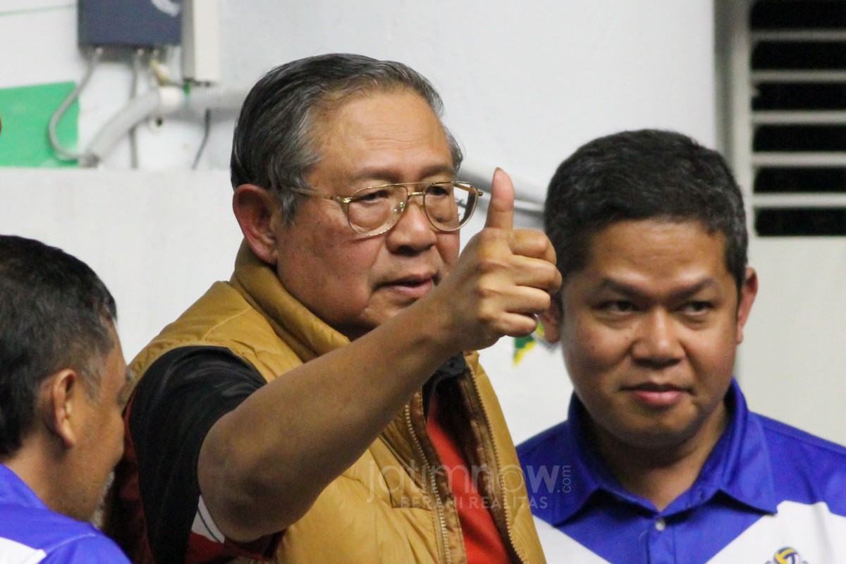 Susilo Bambang Yudhoyono pembina Jakarta LavAni Allo Bank saat di GIR Tri Dharma Gresik (Foto: Sahlul Fahmi/jatimnow.com)