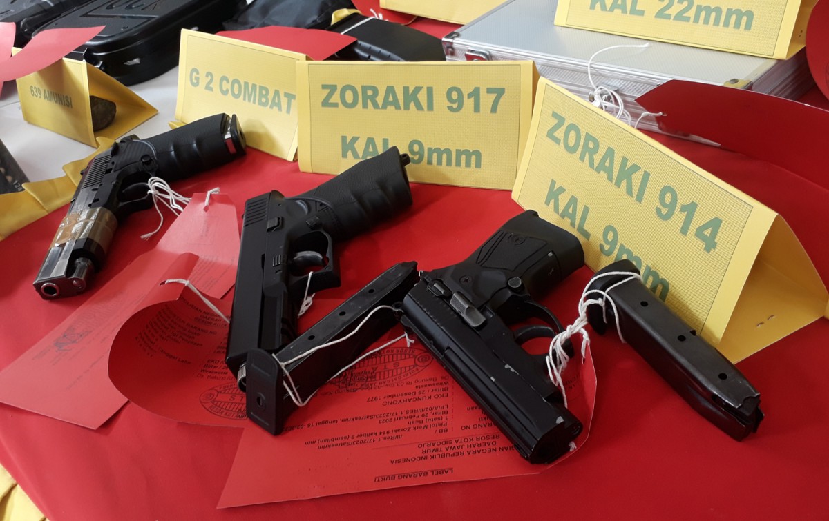 Sindikat perdagangan senpi ilegal antar provinsi dibongkar Satreskrim Polresta Sidoarjo (Foto-foto: Zainul Fajar/jatimnow.com)