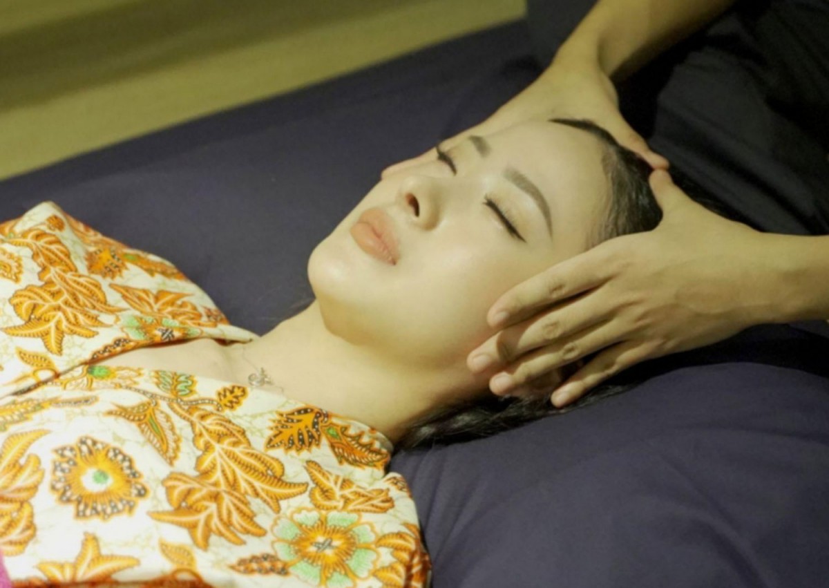 Oura Reflexology, hadirkan suasana yang mindfulness ditunjang fasilitas yang menarik, bisa membuat relaksasi dan pijat yang nyaman (Foto: Zain Ahmad/jatimnow.com)