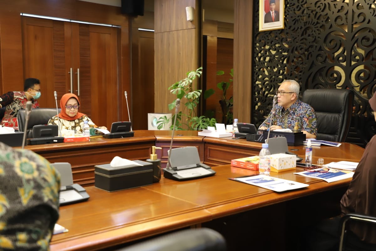 Bupati Jombang Hj Mundjidah Wahab saat melakukan audiensi dengan Kemenko Perekonomian RI di Jakarta. (Foto: Humas Pemkab Jombang)
