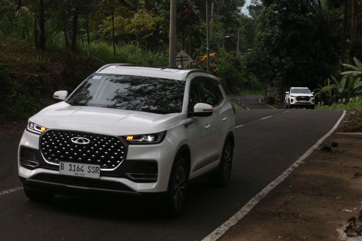 Tiggo 7 Pro dan Tiggo 8 Pro saat menaklukna tanjakan dan jalan berkelok Batu. (Foto: Zain Ahmada/jatimnow.com)