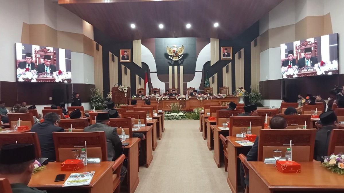Sidang paripurna LKPJ tahun anggaran 2022, di Gedung DPRD Kabupaten Pasuruan. (Foto: Moch. Rois/jatimnow.com)