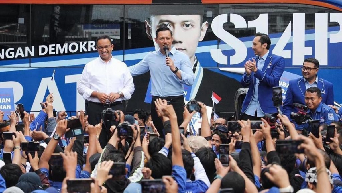Anies Baswedan dan Ketua Umum Partai Demokrat, AHY dalam sebuah deklarasi pencalonan presiden dalam Pemilu 2024. (foto: DPP Demokrat for jatimnow.com)